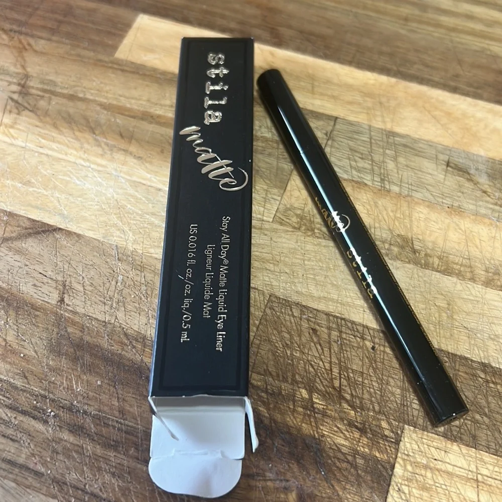 💕🌙Stila Intense Black Matte Stay All Day Liquid Liner